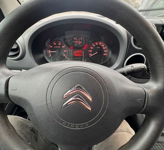 Білий Сітроен Берлінго, об'ємом двигуна 1.6 л та пробігом 187 тис. км за 3500 $, фото 5 на Automoto.ua