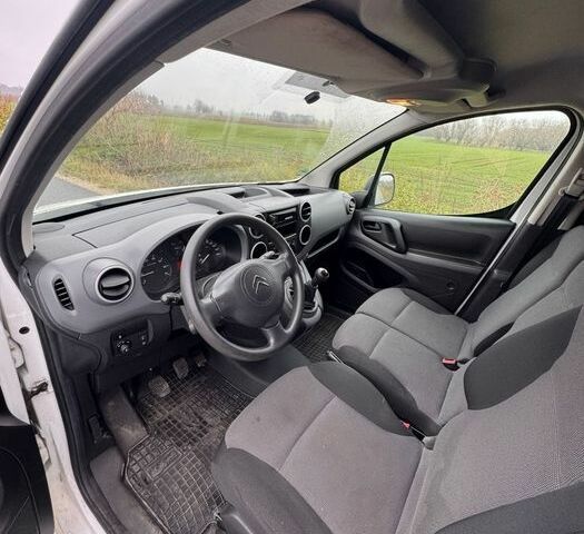 Белый Ситроен Берлинго, объемом двигателя 1.6 л и пробегом 180 тыс. км за 2750 $, фото 7 на Automoto.ua