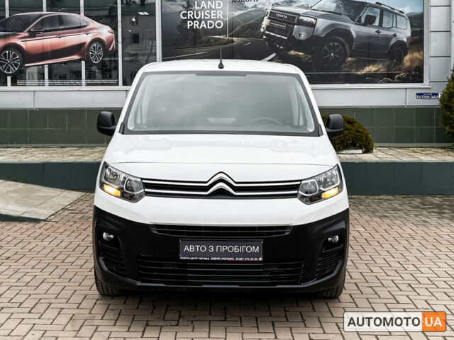 Белый Ситроен Берлинго, объемом двигателя 1.6 л и пробегом 157 тыс. км за 16797 $, фото 1 на Automoto.ua