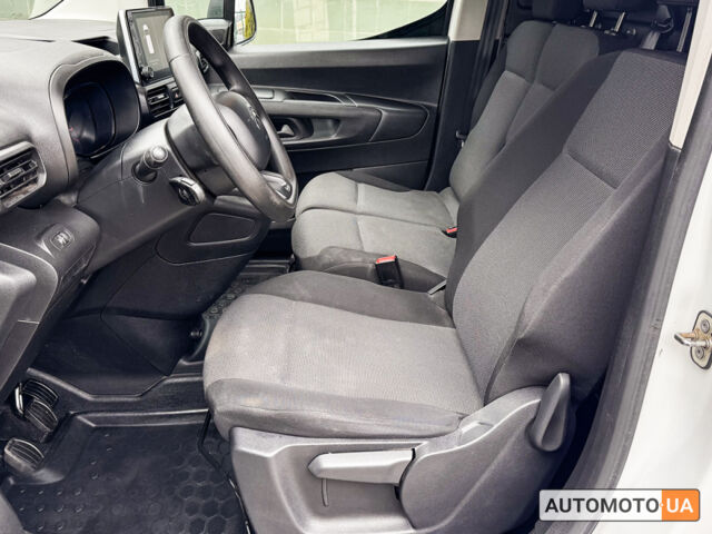 Белый Ситроен Берлинго, объемом двигателя 1.6 л и пробегом 157 тыс. км за 16797 $, фото 9 на Automoto.ua