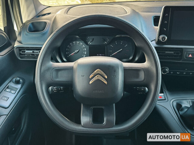 Белый Ситроен Берлинго, объемом двигателя 1.6 л и пробегом 157 тыс. км за 16797 $, фото 14 на Automoto.ua