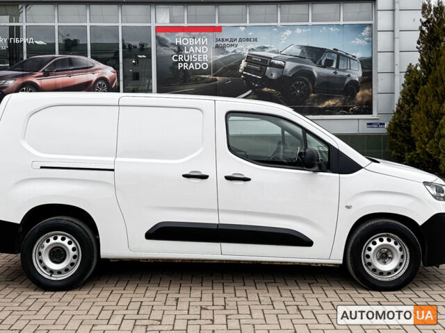 Белый Ситроен Берлинго, объемом двигателя 1.6 л и пробегом 157 тыс. км за 16797 $, фото 3 на Automoto.ua