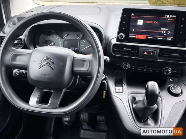 Белый Ситроен Берлинго, объемом двигателя 1.6 л и пробегом 157 тыс. км за 16797 $, фото 11 на Automoto.ua