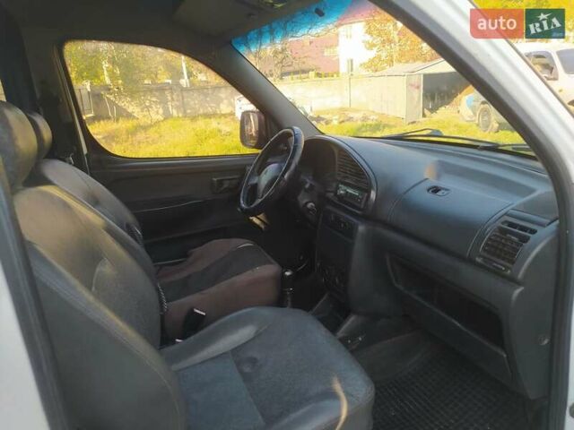 Сітроен Берлінго 1997 у Чернівцях на Automoto.ua Білий Сітроен Берлінго, об'ємом двигуна 1.76 л та пробігом 280 тис. км за 2200 $, фото 3 на Automoto.ua