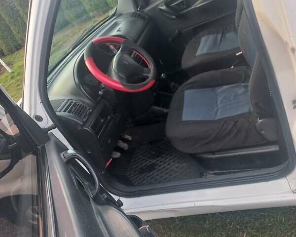 Белый Ситроен Берлинго, объемом двигателя 1.91 л и пробегом 350 тыс. км за 2000 $, фото 3 на Automoto.ua