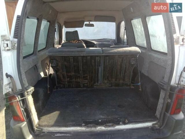 Білий Сітроен Берлінго, об'ємом двигуна 1.6 л та пробігом 330 тис. км за 1750 $, фото 9 на Automoto.ua