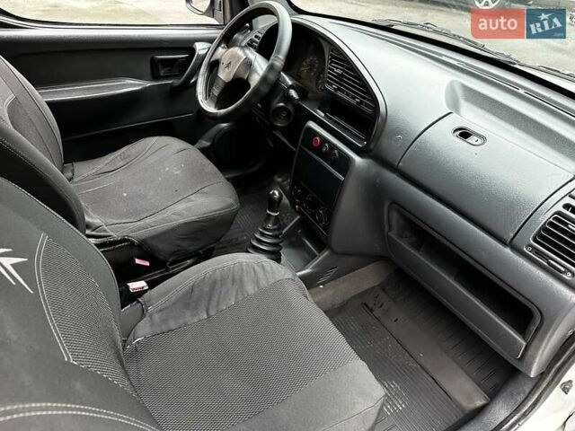 Белый Ситроен Берлинго, объемом двигателя 1.87 л и пробегом 301 тыс. км за 2250 $, фото 14 на Automoto.ua