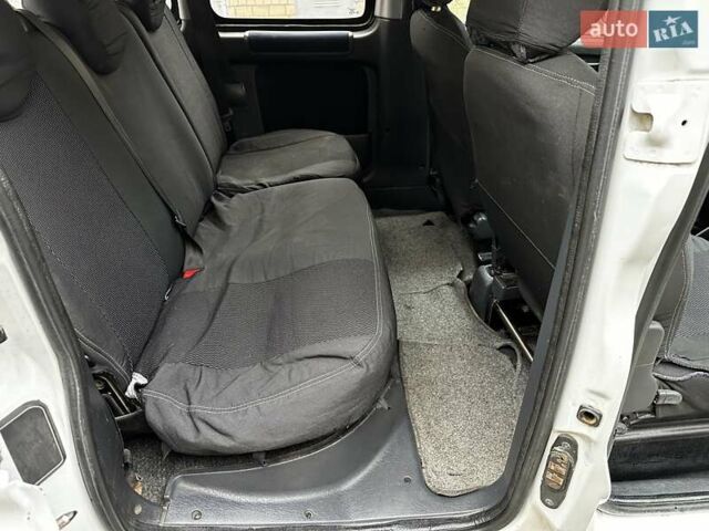 Белый Ситроен Берлинго, объемом двигателя 1.87 л и пробегом 301 тыс. км за 2250 $, фото 13 на Automoto.ua