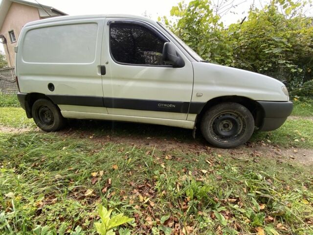 Белый Ситроен Берлинго, объемом двигателя 1.9 л и пробегом 344 тыс. км за 1950 $, фото 4 на Automoto.ua