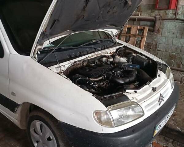 Белый Ситроен Берлинго, объемом двигателя 1.87 л и пробегом 345 тыс. км за 1200 $, фото 6 на Automoto.ua