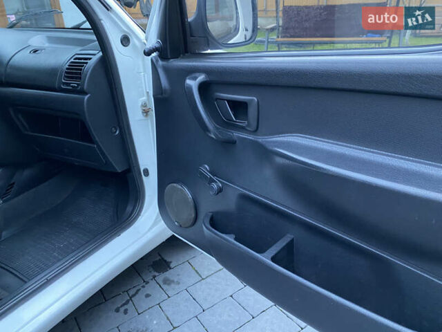 Белый Ситроен Берлинго, объемом двигателя 1.87 л и пробегом 271 тыс. км за 2950 $, фото 23 на Automoto.ua