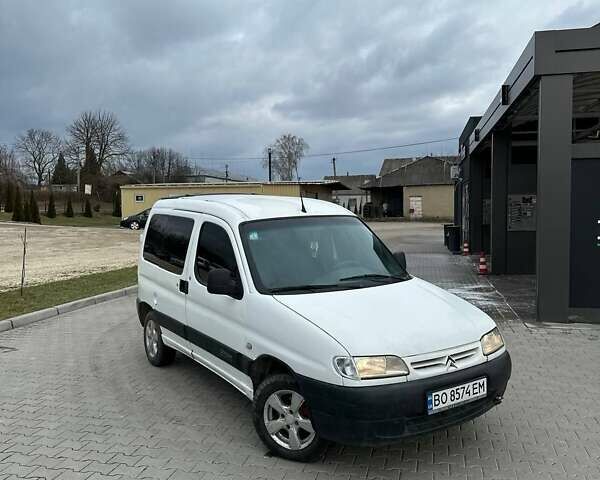Белый Ситроен Берлинго, объемом двигателя 1.9 л и пробегом 250 тыс. км за 1999 $, фото 3 на Automoto.ua