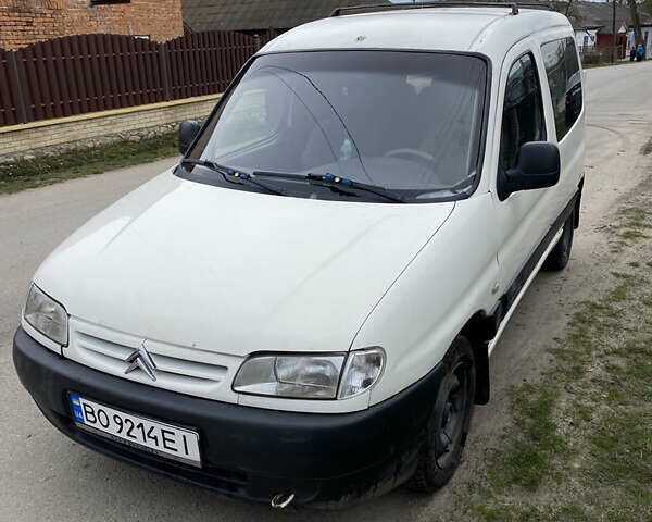 Білий Сітроен Берлінго, об'ємом двигуна 2 л та пробігом 338 тис. км за 2500 $, фото 1 на Automoto.ua