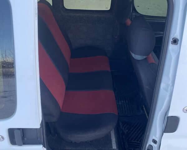 Белый Ситроен Берлинго, объемом двигателя 1.9 л и пробегом 200 тыс. км за 1900 $, фото 5 на Automoto.ua