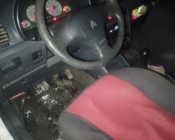 Білий Сітроен Берлінго, об'ємом двигуна 1.9 л та пробігом 400 тис. км за 1700 $, фото 8 на Automoto.ua