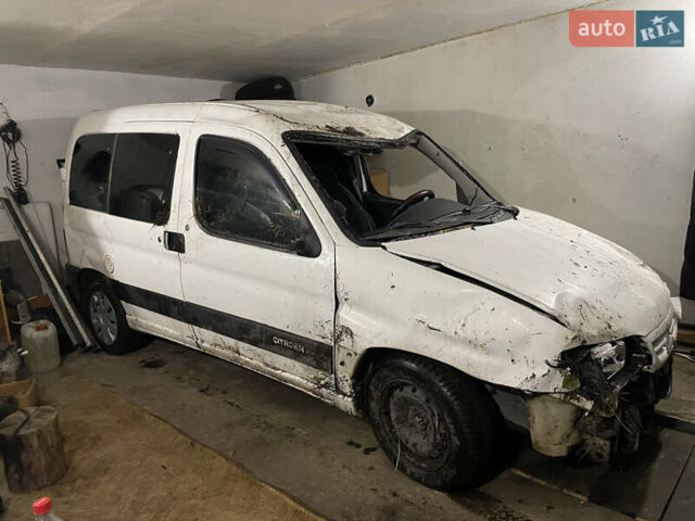 Білий Сітроен Берлінго, об'ємом двигуна 2 л та пробігом 470 тис. км за 1300 $, фото 1 на Automoto.ua