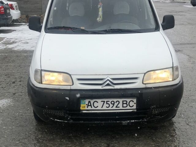 Белый Ситроен Берлинго, объемом двигателя 2 л и пробегом 341 тыс. км за 2800 $, фото 1 на Automoto.ua