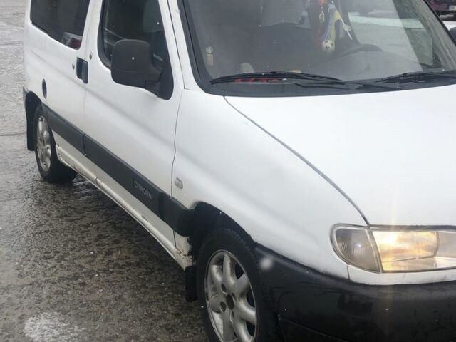 Белый Ситроен Берлинго, объемом двигателя 2 л и пробегом 341 тыс. км за 2800 $, фото 2 на Automoto.ua