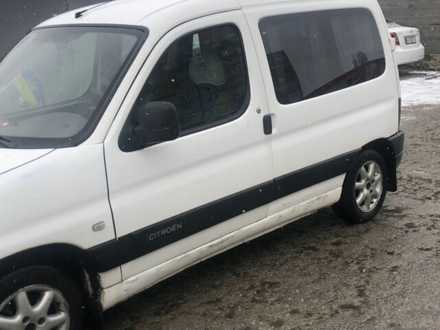 Белый Ситроен Берлинго, объемом двигателя 2 л и пробегом 341 тыс. км за 2800 $, фото 3 на Automoto.ua