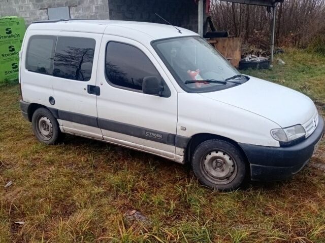 Белый Ситроен Берлинго, объемом двигателя 2 л и пробегом 414 тыс. км за 1900 $, фото 2 на Automoto.ua