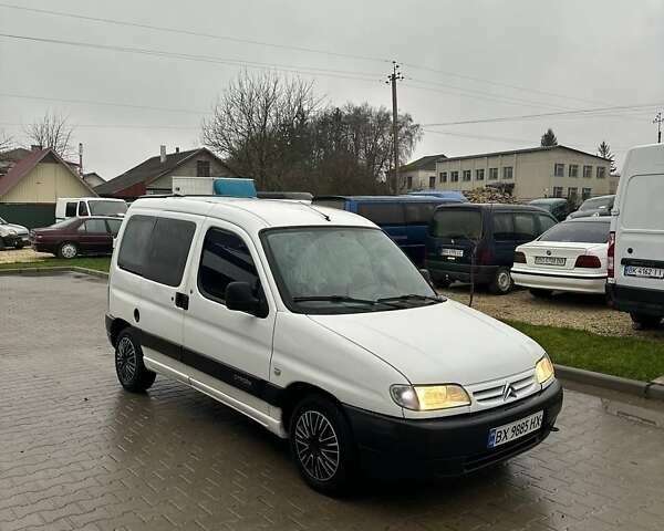 Білий Сітроен Берлінго, об'ємом двигуна 2 л та пробігом 230 тис. км за 2950 $, фото 1 на Automoto.ua