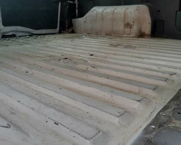 Білий Сітроен Берлінго, об'ємом двигуна 2 л та пробігом 380 тис. км за 2200 $, фото 1 на Automoto.ua