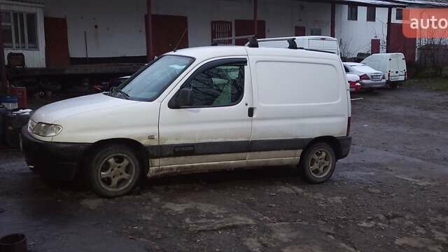 Білий Сітроен Берлінго, об'ємом двигуна 2 л та пробігом 300 тис. км за 2700 $, фото 4 на Automoto.ua