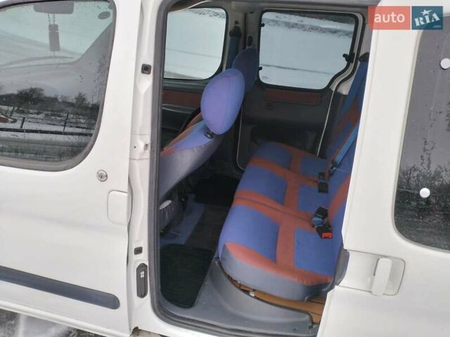 Білий Сітроен Берлінго, об'ємом двигуна 1.36 л та пробігом 233 тис. км за 4499 $, фото 29 на Automoto.ua