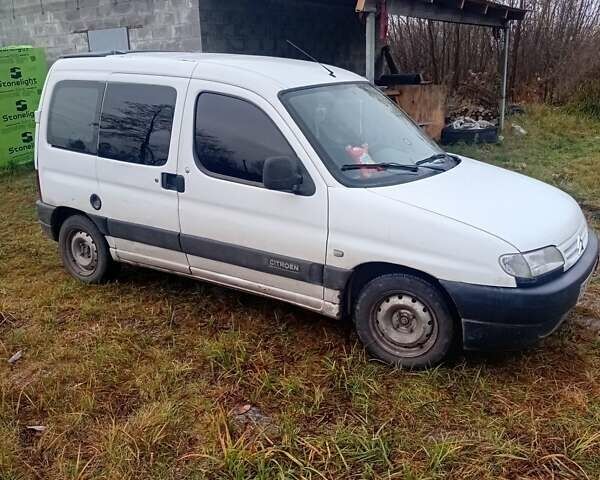 Белый Ситроен Берлинго, объемом двигателя 2 л и пробегом 414 тыс. км за 1900 $, фото 3 на Automoto.ua