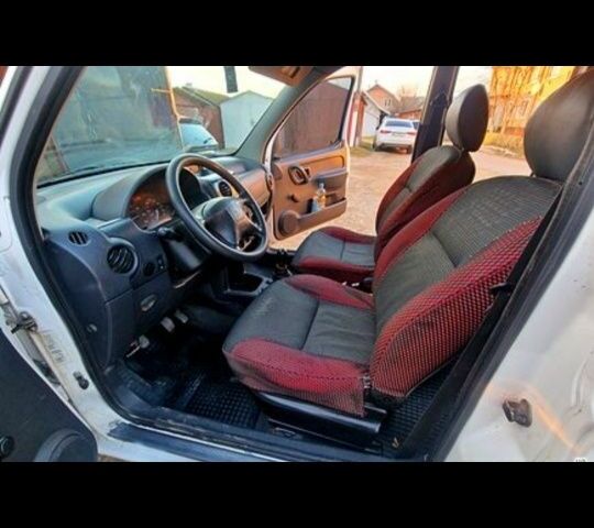 Білий Сітроен Берлінго, об'ємом двигуна 1.9 л та пробігом 350 тис. км за 2400 $, фото 1 на Automoto.ua