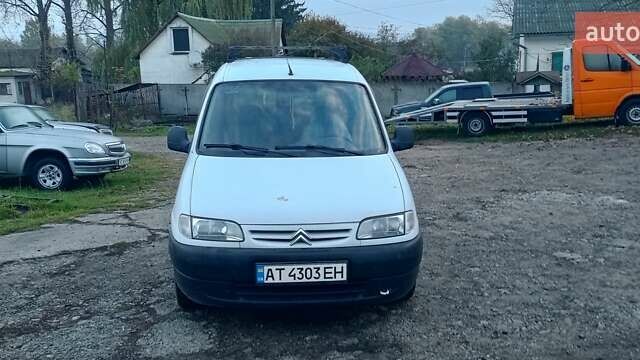 Білий Сітроен Берлінго, об'ємом двигуна 2 л та пробігом 300 тис. км за 2700 $, фото 1 на Automoto.ua