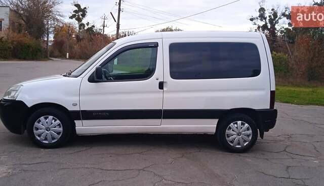 Ситроен Берлинго 2003 в Славуте на Automoto.ua Белый Ситроен Берлинго, объемом двигателя 1.9 л и пробегом 300 тыс. км за 3680 $, фото 5 на Automoto.ua
