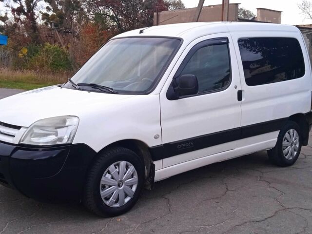 Білий Сітроен Берлінго, об'ємом двигуна 1.9 л та пробігом 300 тис. км за 3680 $, фото 4 на Automoto.ua