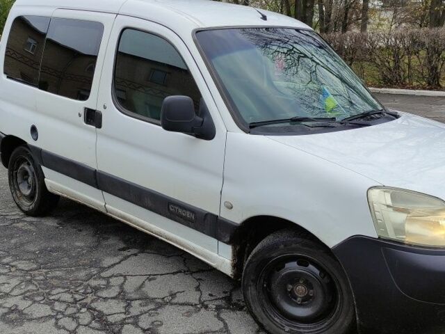 Белый Ситроен Берлинго, объемом двигателя 2 л и пробегом 310 тыс. км за 3000 $, фото 6 на Automoto.ua