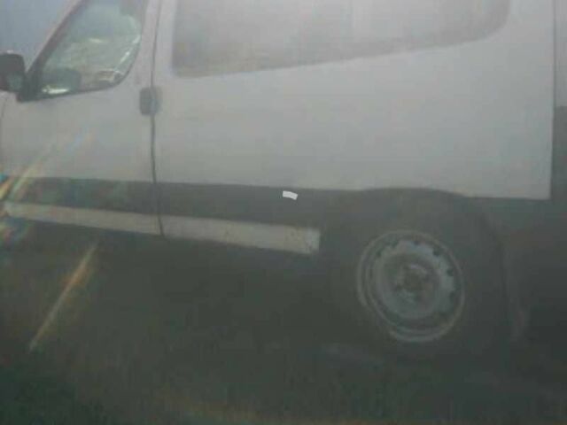 Белый Ситроен Берлинго, объемом двигателя 0 л и пробегом 430 тыс. км за 1300 $, фото 5 на Automoto.ua