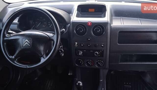 Ситроен Берлинго 2003 в Славуте на Automoto.ua Белый Ситроен Берлинго, объемом двигателя 1.9 л и пробегом 300 тыс. км за 3680 $, фото 12 на Automoto.ua