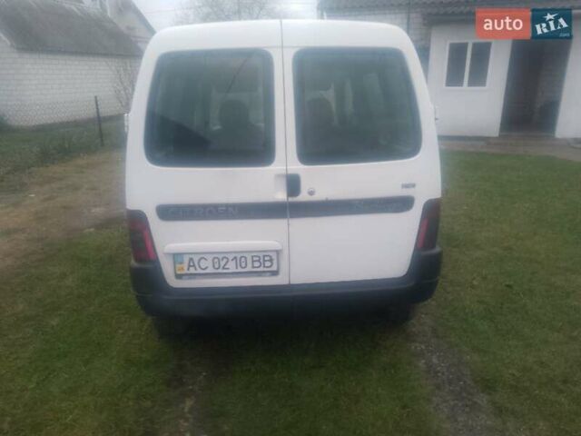 Белый Ситроен Берлинго, объемом двигателя 2 л и пробегом 220 тыс. км за 2950 $, фото 3 на Automoto.ua