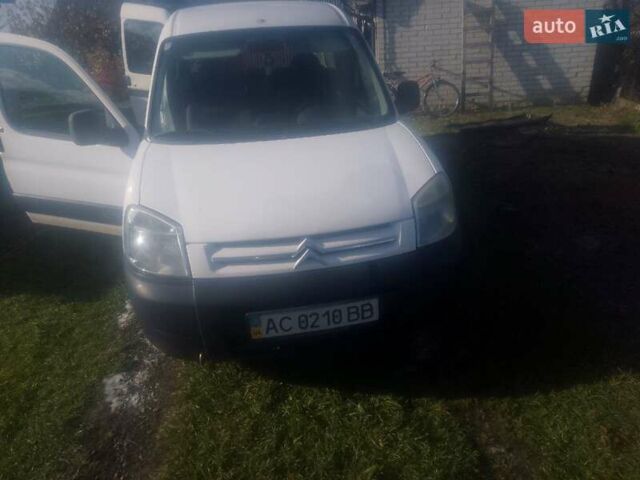 Белый Ситроен Берлинго, объемом двигателя 2 л и пробегом 220 тыс. км за 2950 $, фото 7 на Automoto.ua