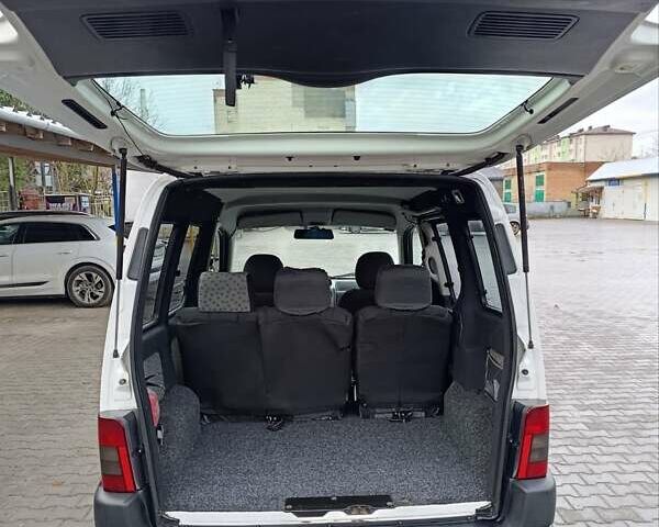 Белый Ситроен Берлинго, объемом двигателя 2 л и пробегом 176 тыс. км за 3999 $, фото 14 на Automoto.ua