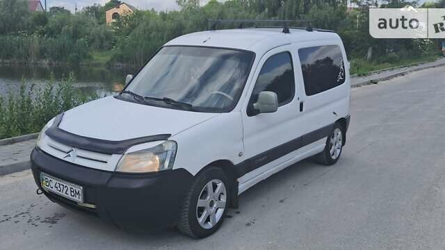 Белый Ситроен Берлинго, объемом двигателя 1.6 л и пробегом 410 тыс. км за 2999 $, фото 8 на Automoto.ua