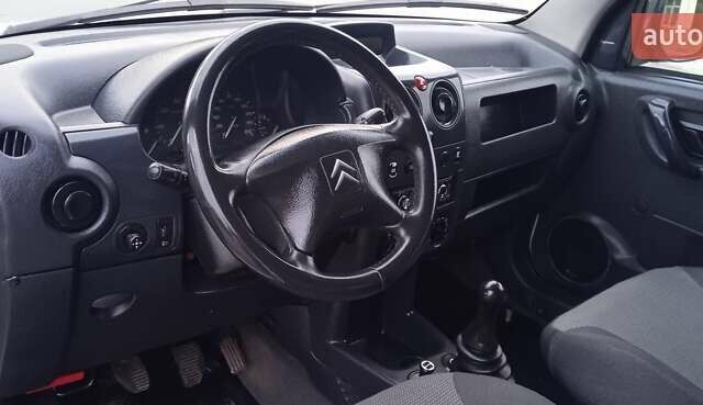 Ситроен Берлинго 2003 в Славуте на Automoto.ua Белый Ситроен Берлинго, объемом двигателя 1.9 л и пробегом 300 тыс. км за 3680 $, фото 10 на Automoto.ua