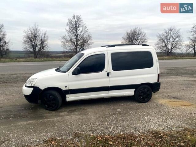 Белый Ситроен Берлинго, объемом двигателя 2 л и пробегом 410 тыс. км за 3500 $, фото 2 на Automoto.ua