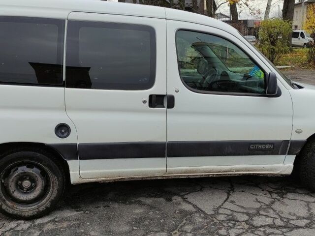 Белый Ситроен Берлинго, объемом двигателя 2 л и пробегом 310 тыс. км за 3000 $, фото 5 на Automoto.ua