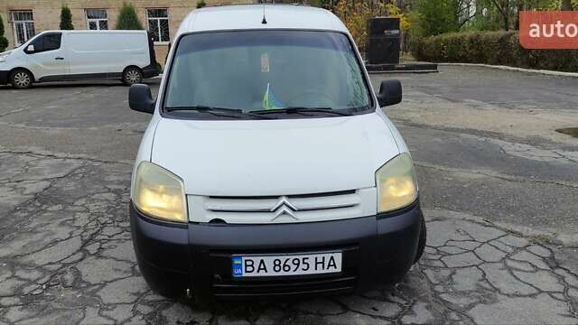 Белый Ситроен Берлинго, объемом двигателя 2 л и пробегом 311 тыс. км за 3000 $, фото 9 на Automoto.ua