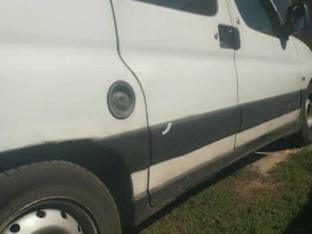 Белый Ситроен Берлинго, объемом двигателя 0 л и пробегом 430 тыс. км за 1300 $, фото 1 на Automoto.ua