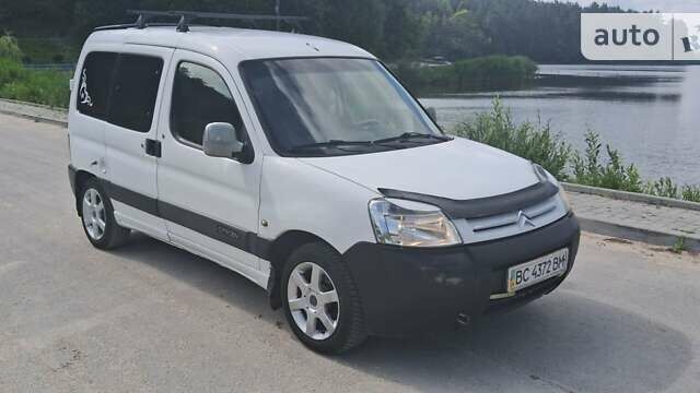 Белый Ситроен Берлинго, объемом двигателя 1.6 л и пробегом 410 тыс. км за 2999 $, фото 6 на Automoto.ua