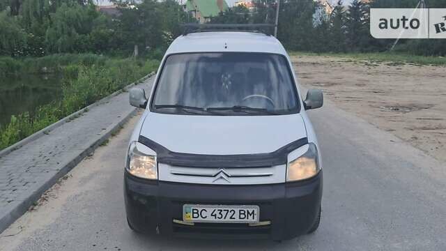 Белый Ситроен Берлинго, объемом двигателя 1.6 л и пробегом 410 тыс. км за 2999 $, фото 9 на Automoto.ua