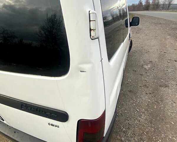 Белый Ситроен Берлинго, объемом двигателя 2 л и пробегом 410 тыс. км за 3500 $, фото 6 на Automoto.ua