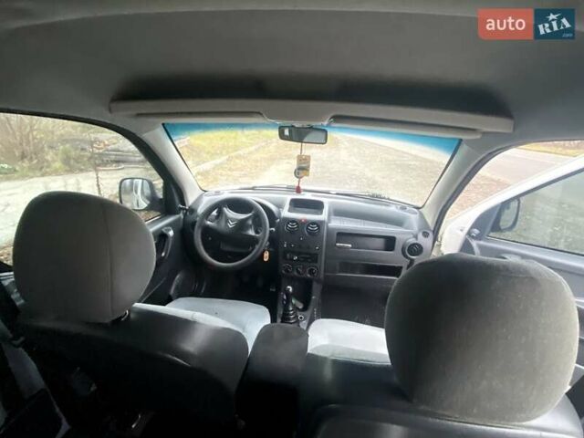 Белый Ситроен Берлинго, объемом двигателя 2 л и пробегом 410 тыс. км за 3500 $, фото 10 на Automoto.ua