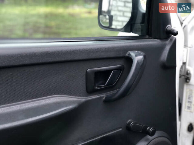 Белый Ситроен Берлинго, объемом двигателя 1.87 л и пробегом 344 тыс. км за 3299 $, фото 15 на Automoto.ua